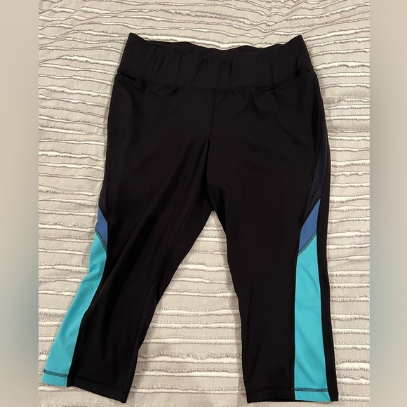 Livi Active Pants - Livi 18/20 calf length leggings with pockets